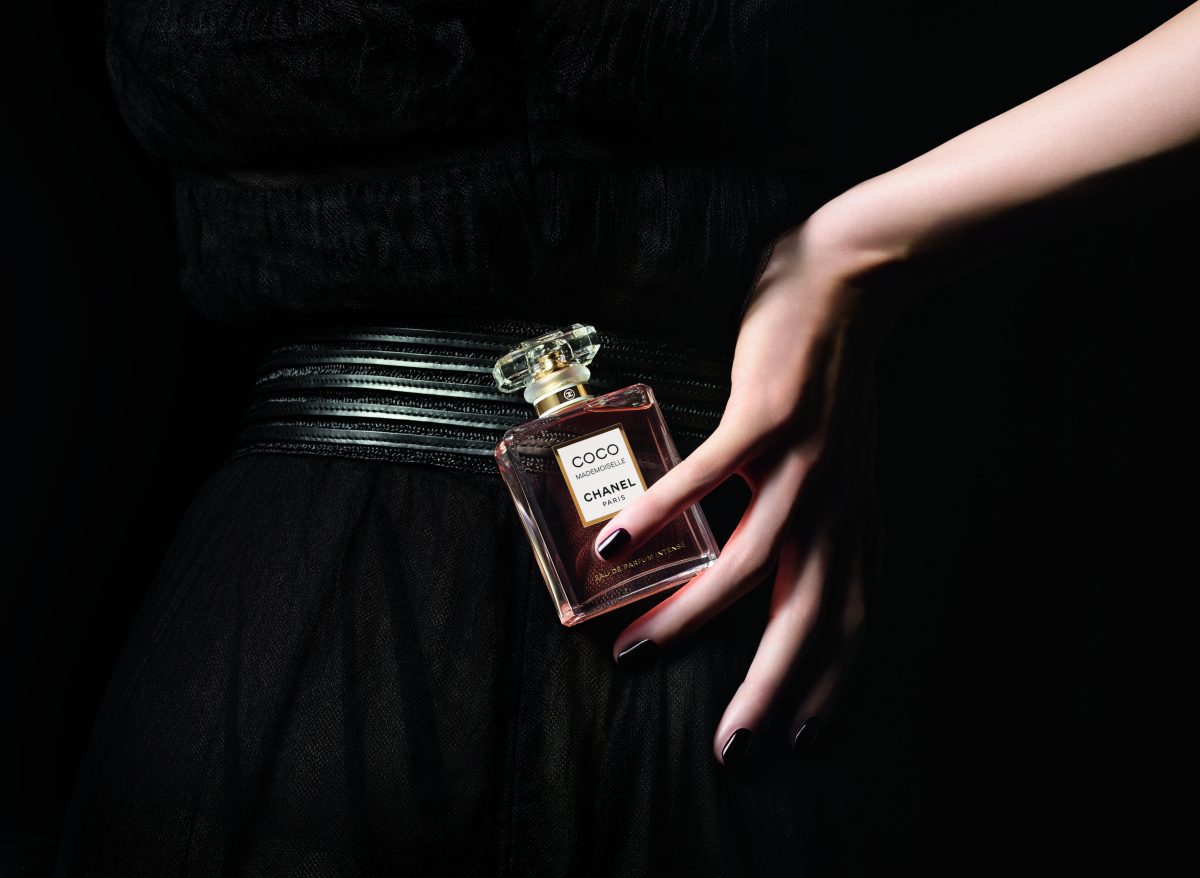 COCO MADEMOISELLE Eau de Parfum Intense: nuova fragranza e nuova campagna pubblicitaria
