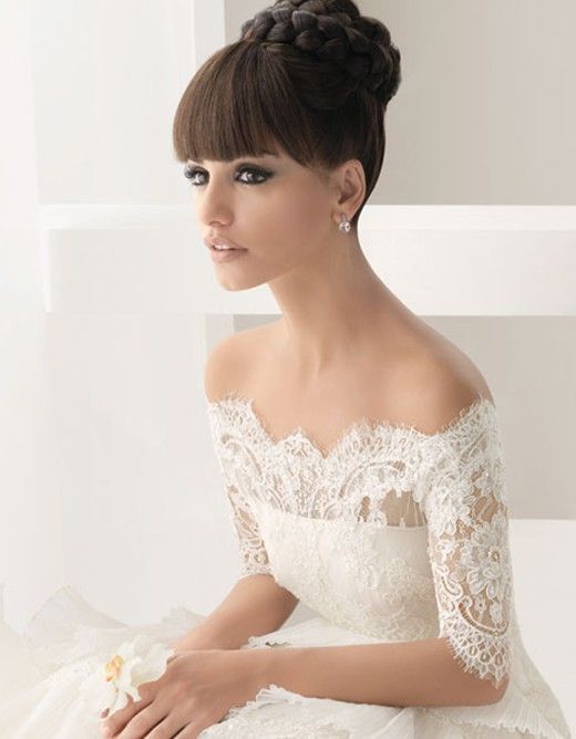 Capelli lunghi lisci sposa con treccia