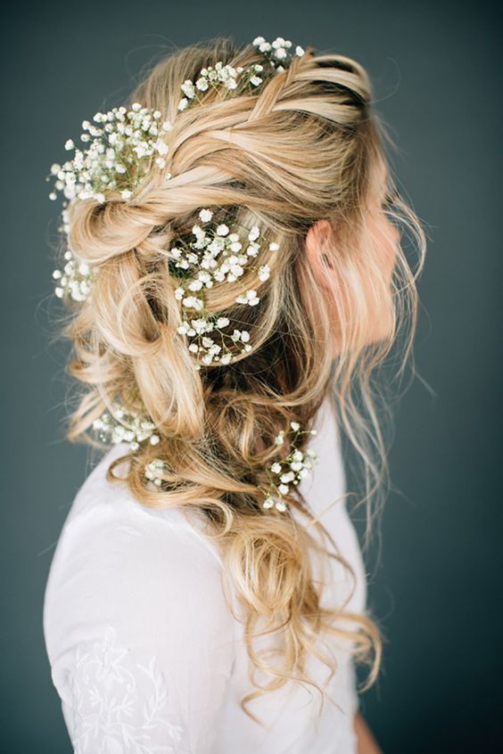 Capelli raccolti sposa treccia laterale