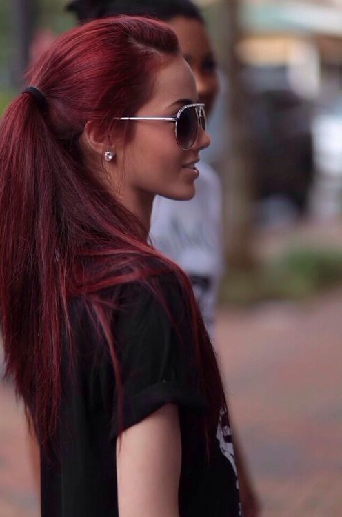 Capelli rosso ciliegia
