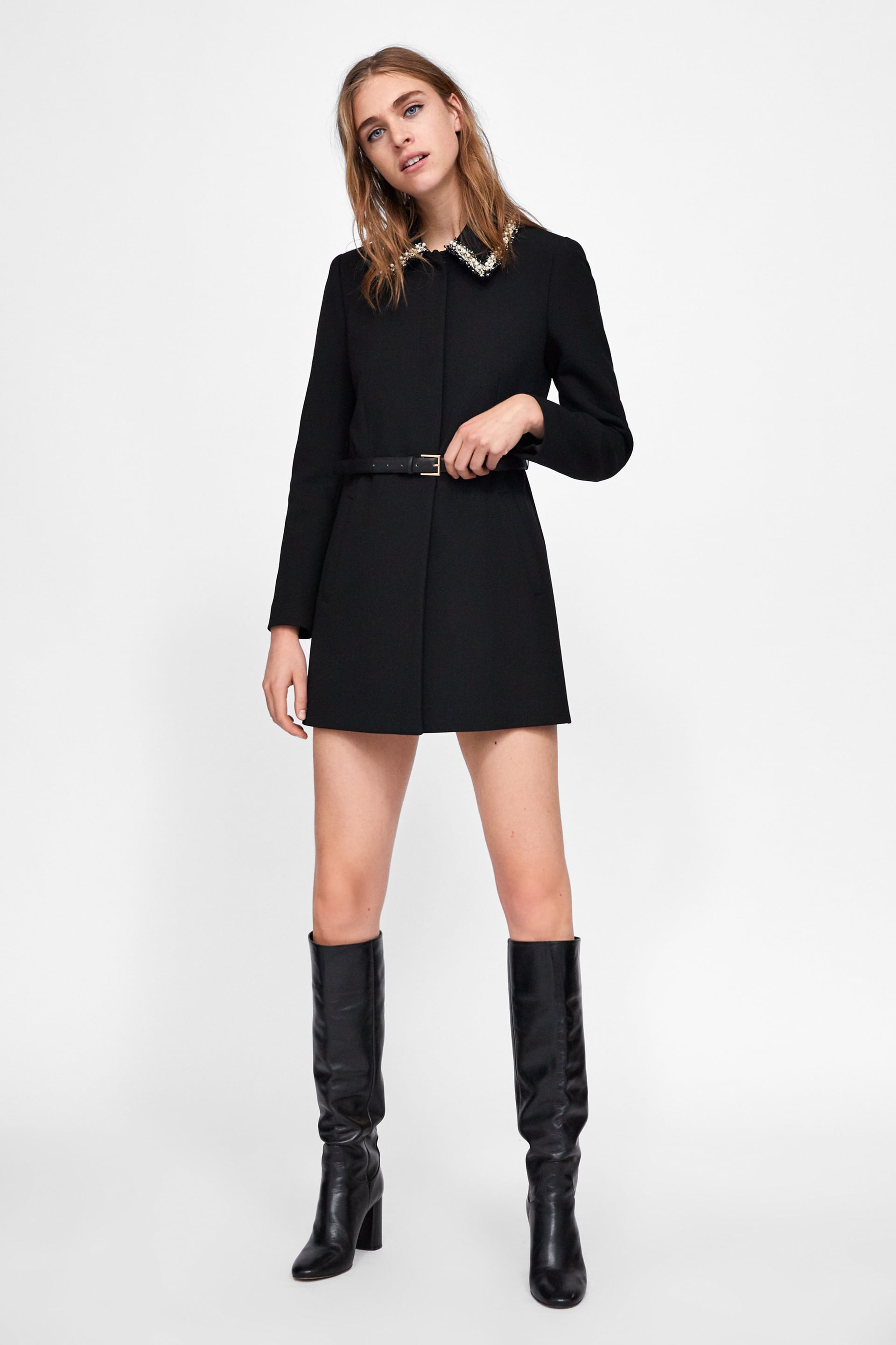 Cappotto elegante Zara con perle sul colletto a 69,95 euro