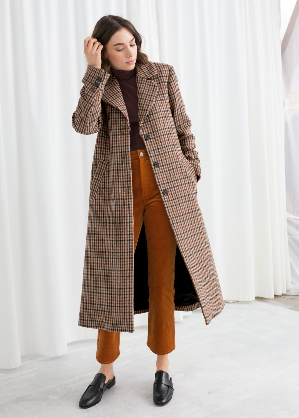 And Other Stories Autunno/Inverno 2018-2019: femminilità bon ton per i mesi freddi [FOTO]