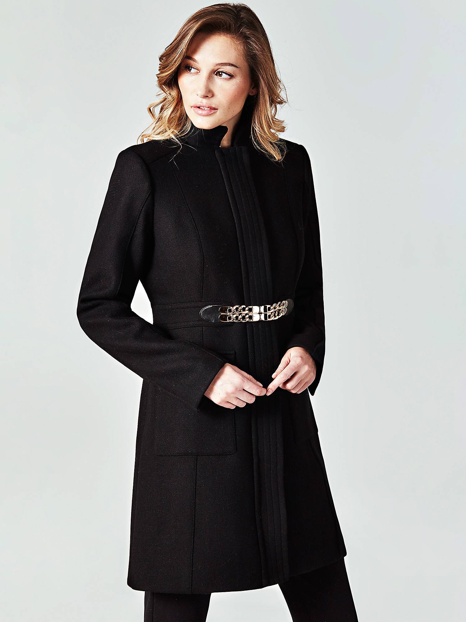 Cappotto nero elegante Guess a 299 euro cappotti eleganti inverno 2019