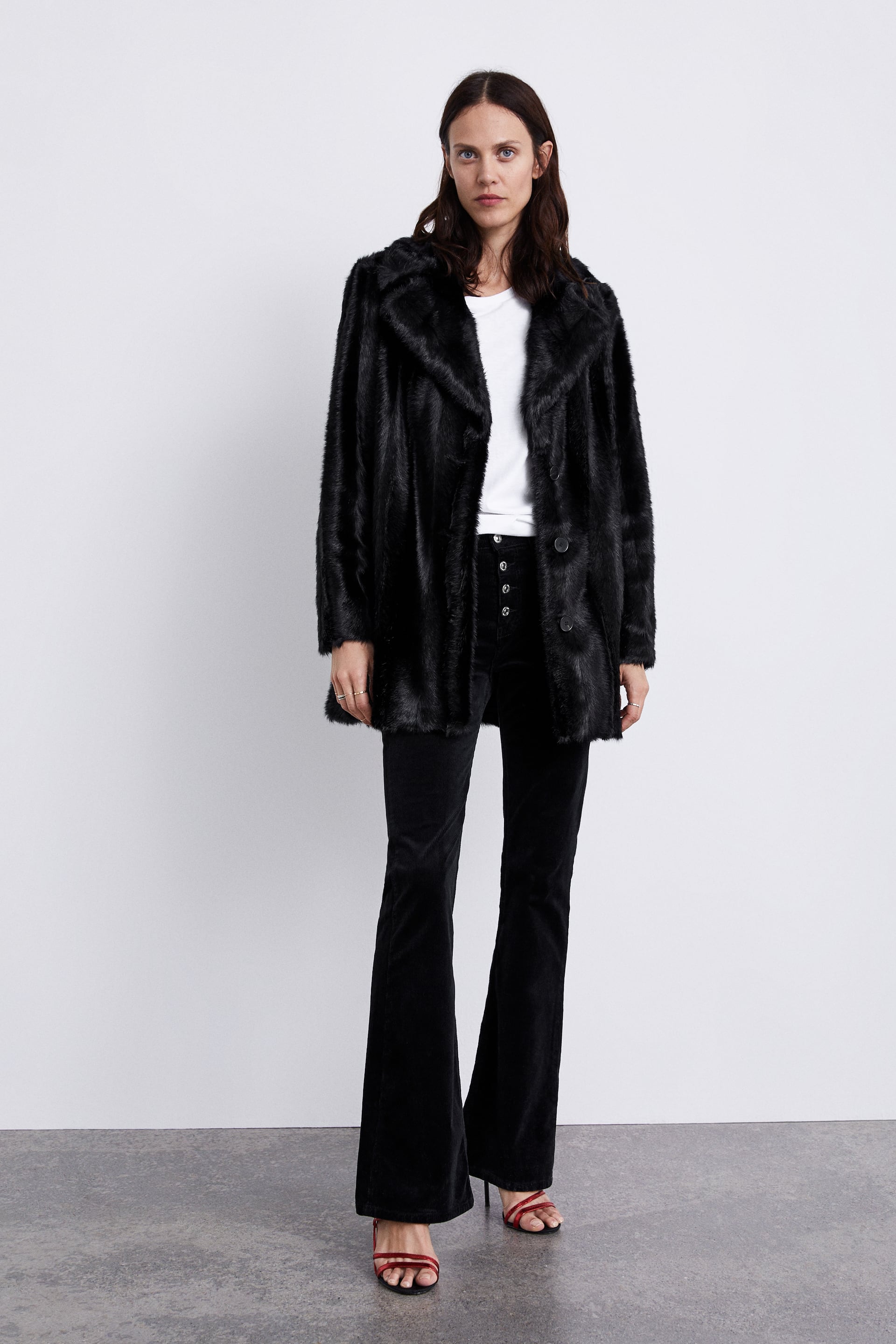 Cappotto nero in pelliccia ecologica Zara