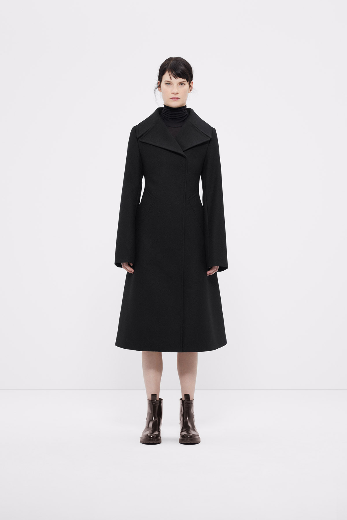 Cappotto nero sfiancato Cos