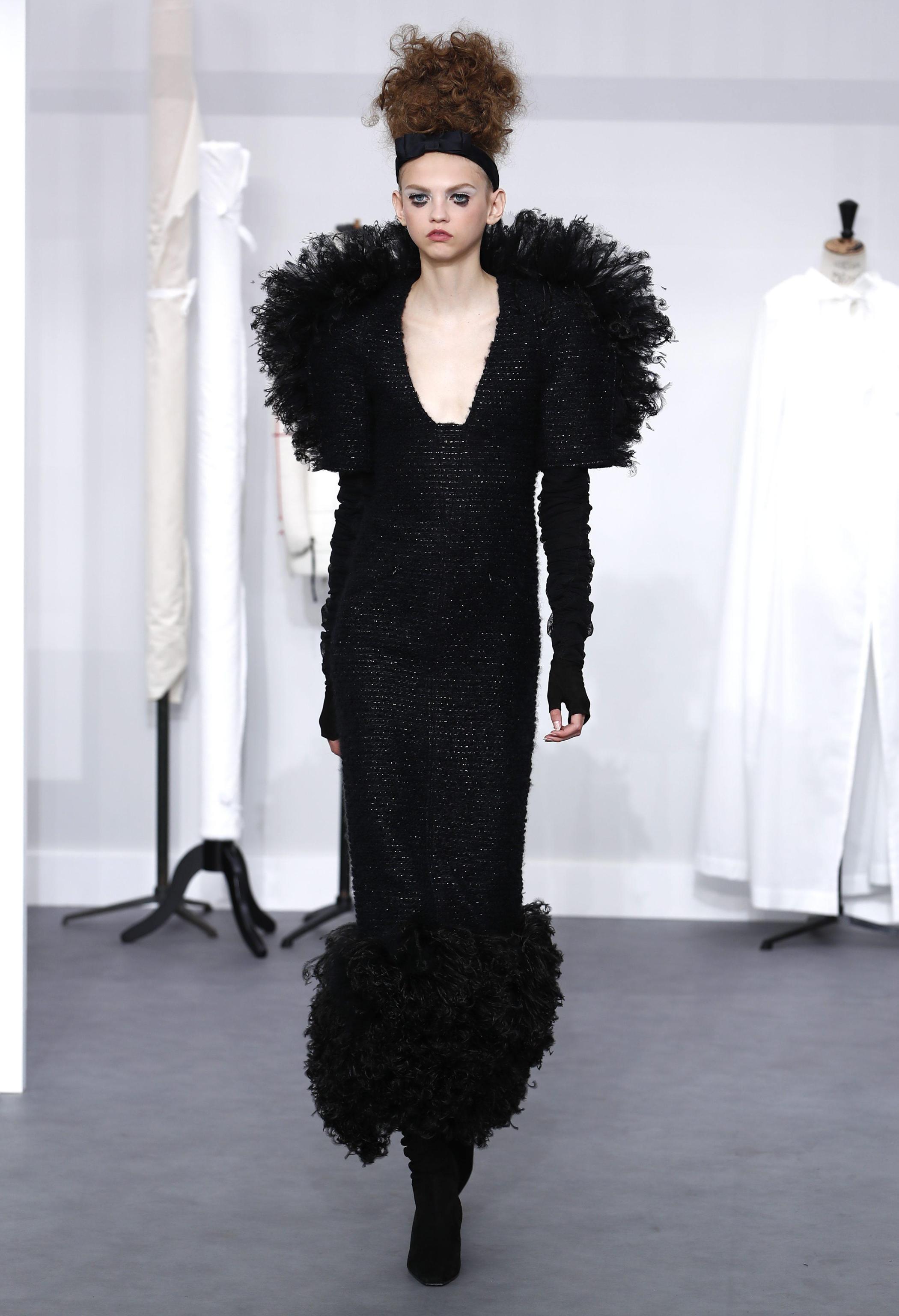 Chanel Runway Paris Fashion Week Haute Couture F/W 2016/2017