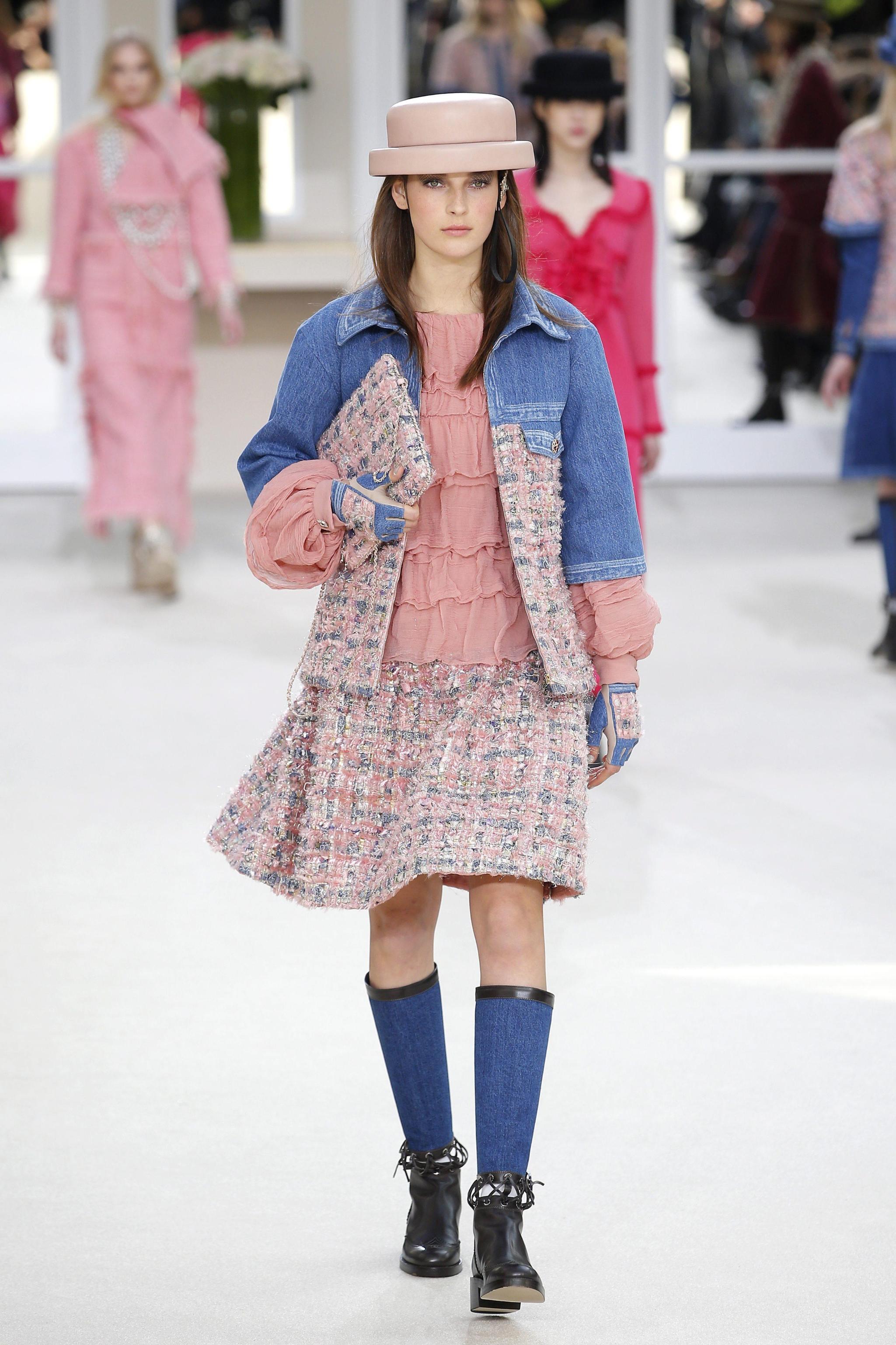 Chanel Runway Paris Fashion Week Ready to Wear F/W 2016/17