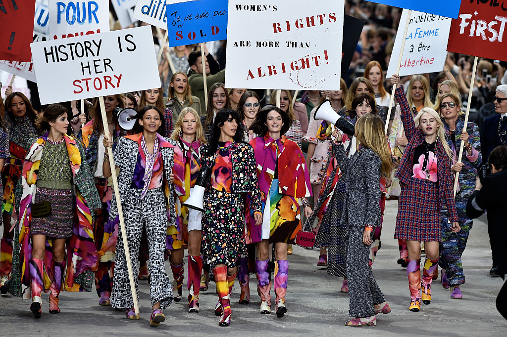 Chanel : Runway Paris Fashion Week Womenswear Spring/Summer 2015