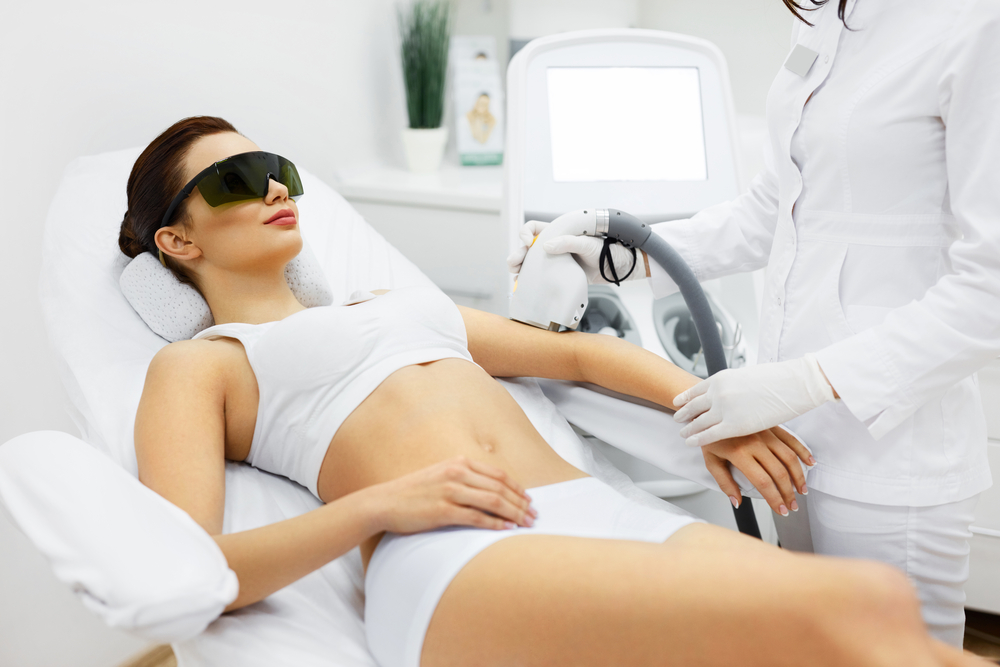 Epilazione laser: cos’è, quali sono i vantaggi e le controindicazioni