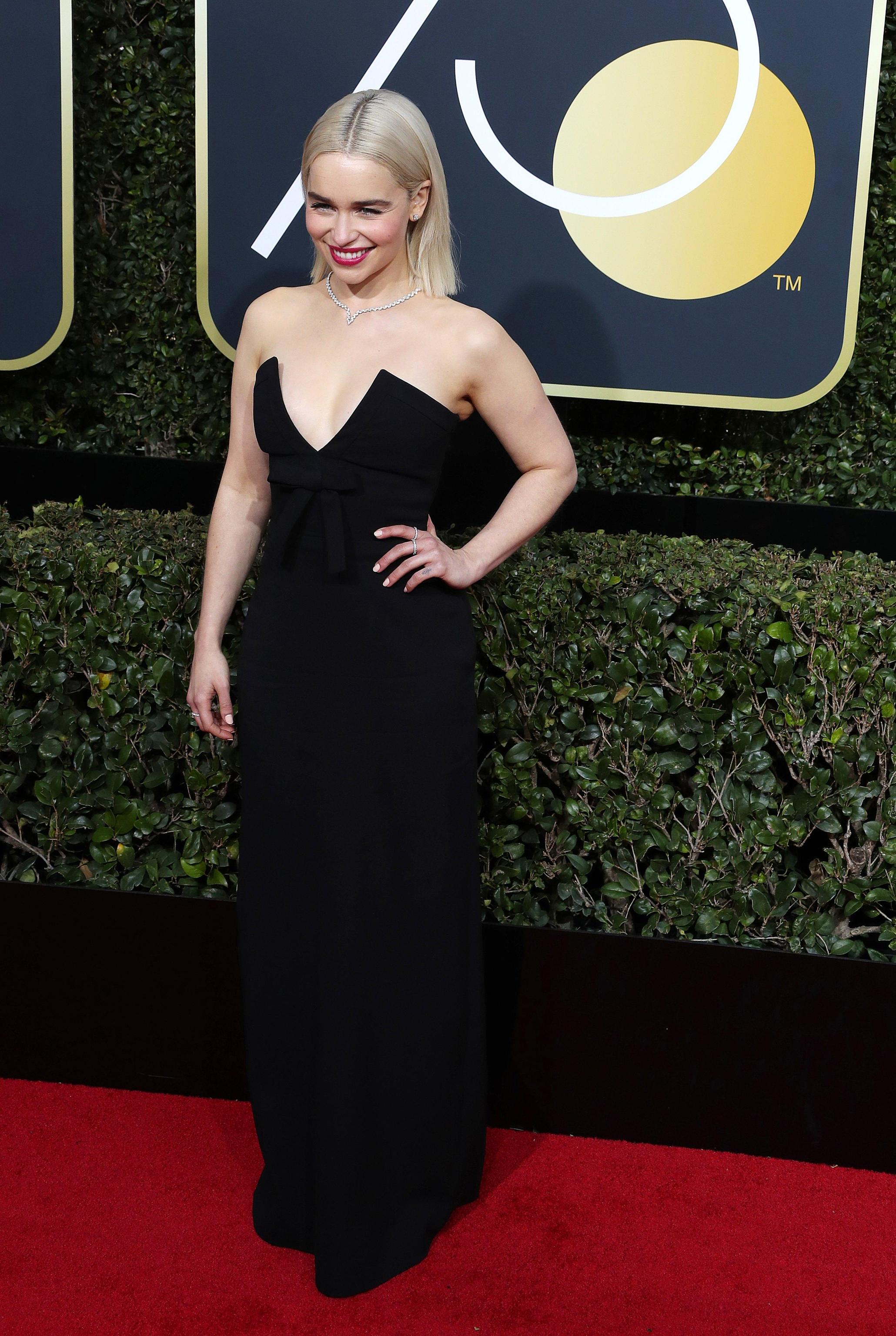 Emilia Clarke in Miu Miu ai Golden Globe 2018