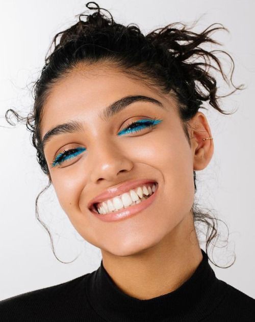 Trucco colorato per l’estate: le idee più belle per un make up estivo glam [FOTO]