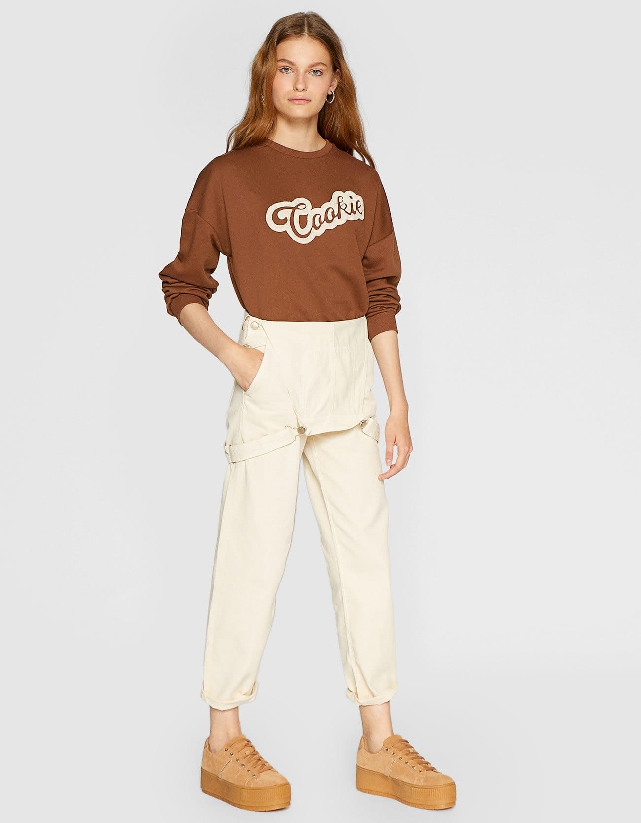 Felpa marrone Stradivarius a 19,99 euro