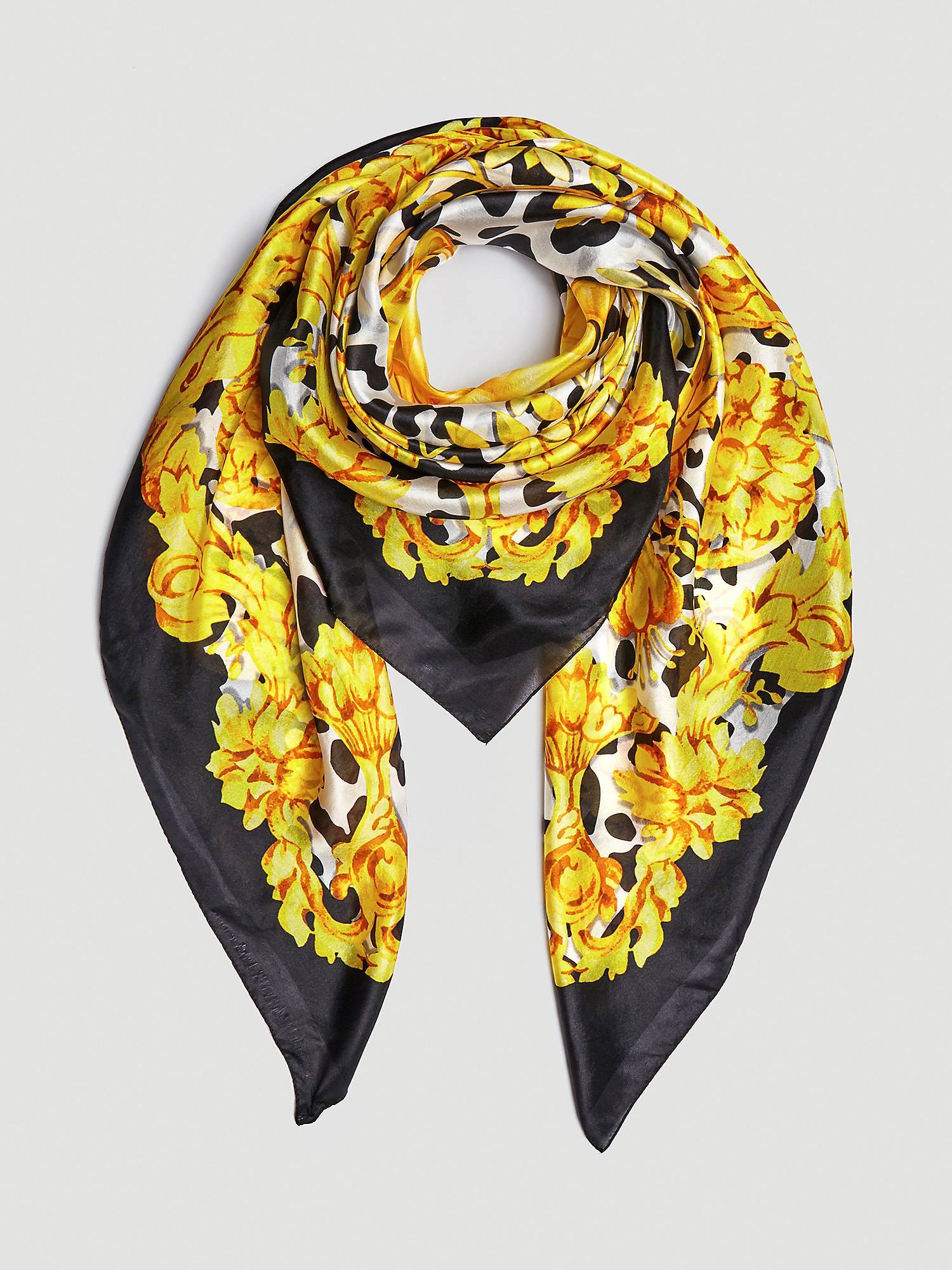 Foulard Guess a 79 euro