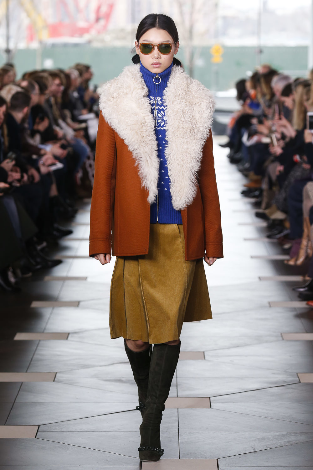 Tory Burch abbigliamento, la collezione Autunno/Inverno 2017-2018 [FOTO]