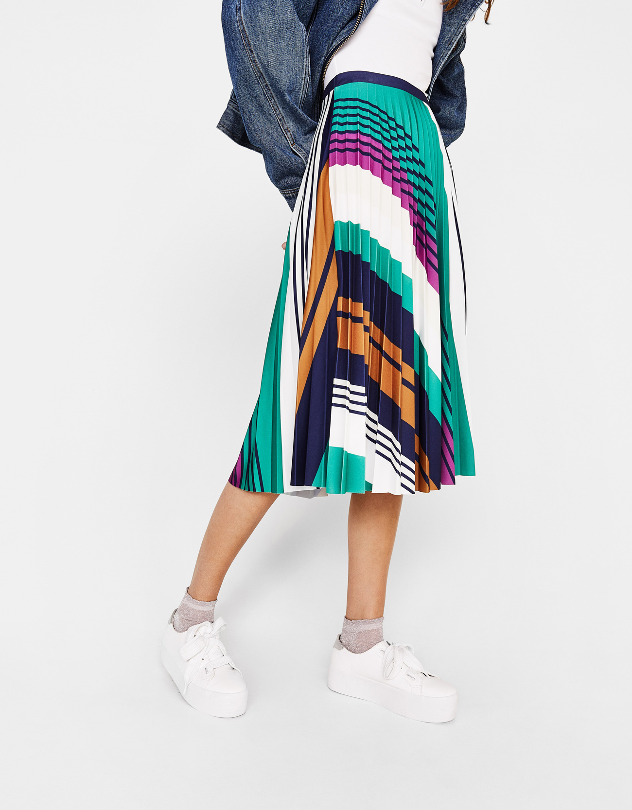 Gonna Bershka midi plissettata a righe a 27,99 euro