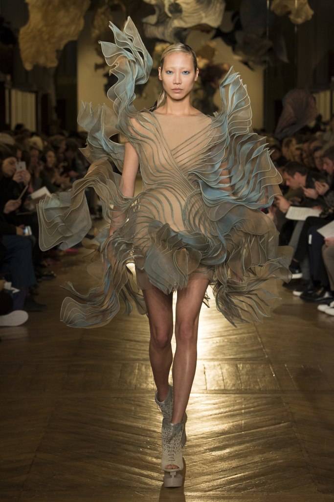 Haute Couture Parigi 2018: da Chanel a Valentino gli abiti da sogno [FOTO]