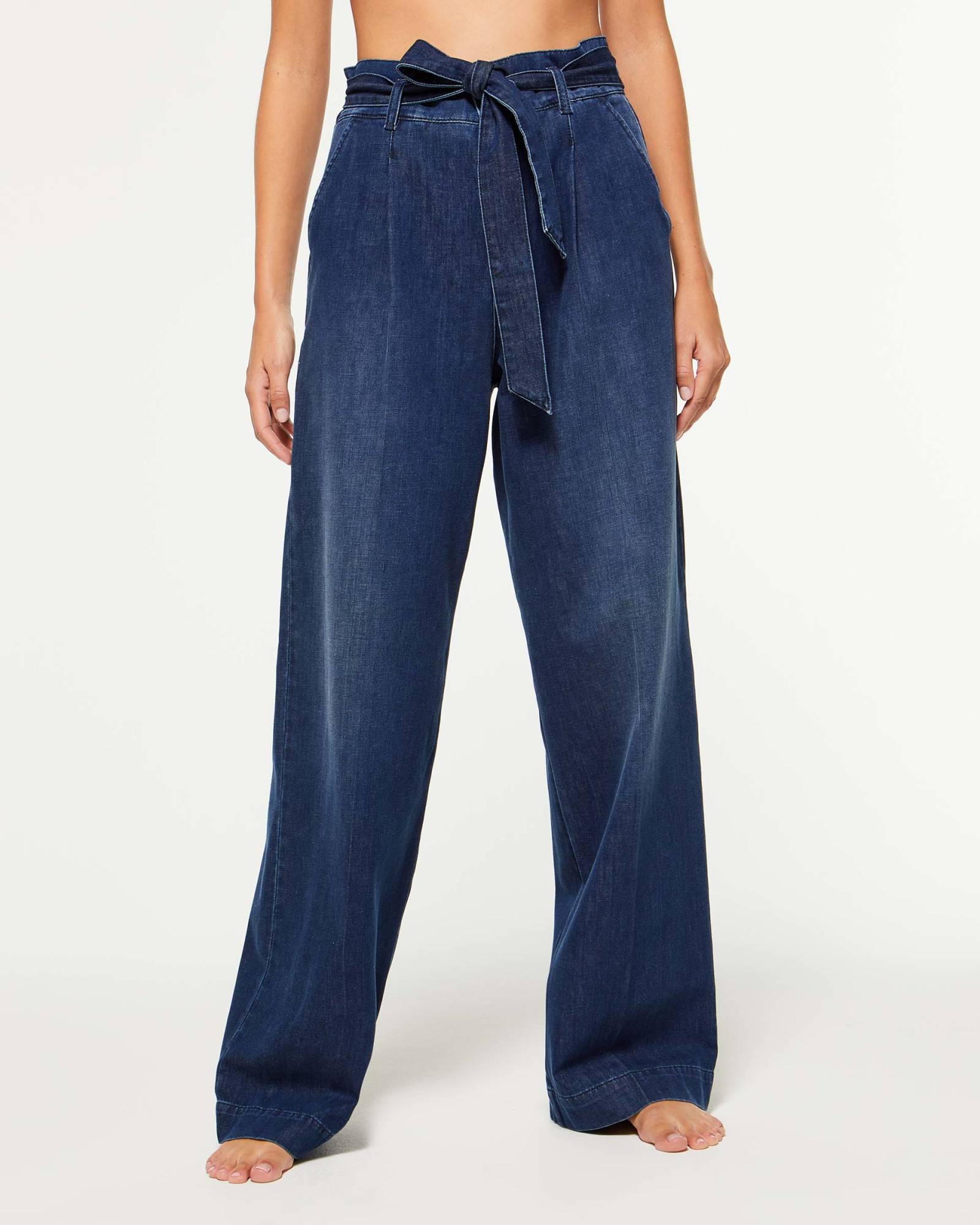 Jeans a palazzo a vita alta Sisley a 89,95 euro