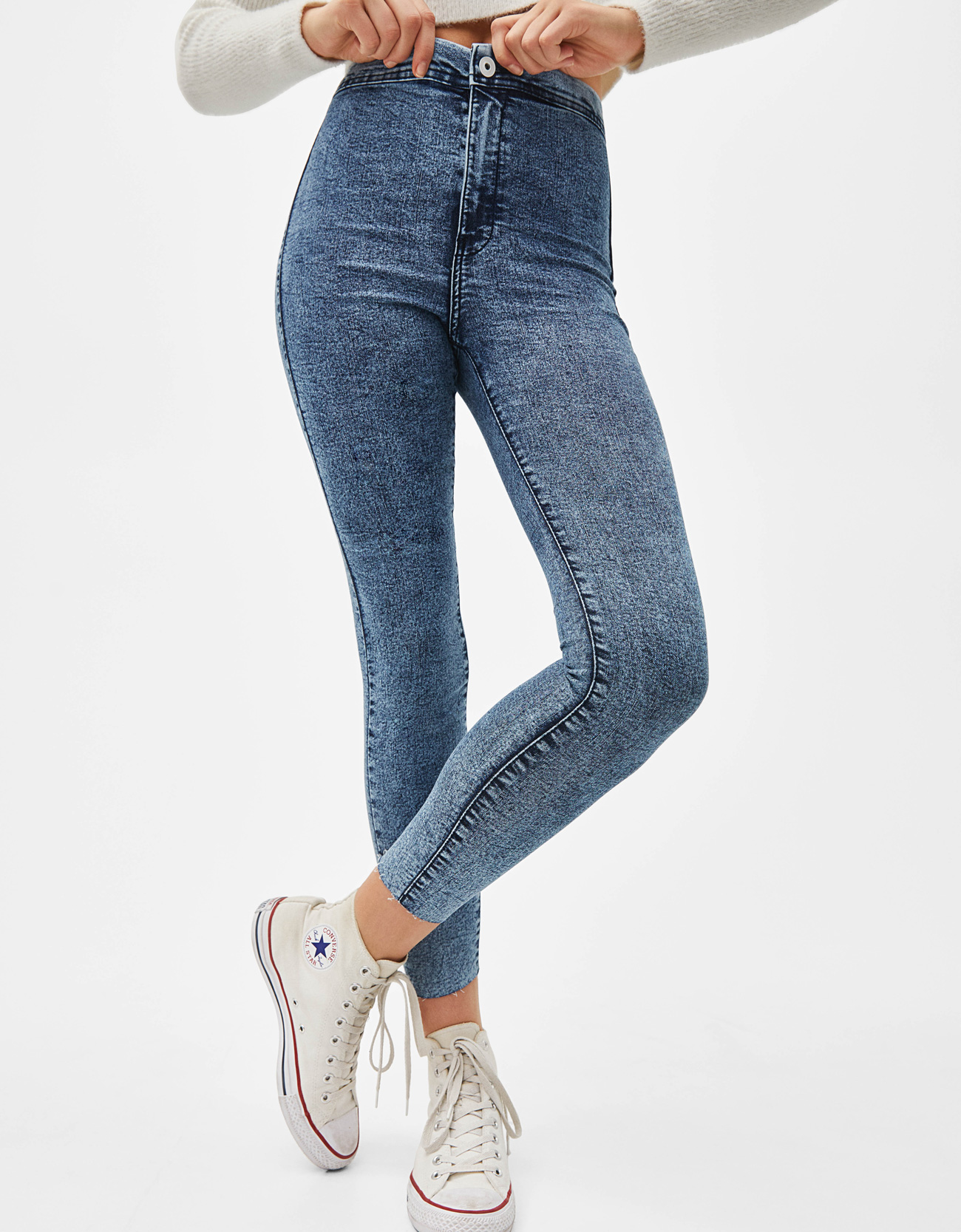 Jeans a vita alta Bershka a 12,99 euro