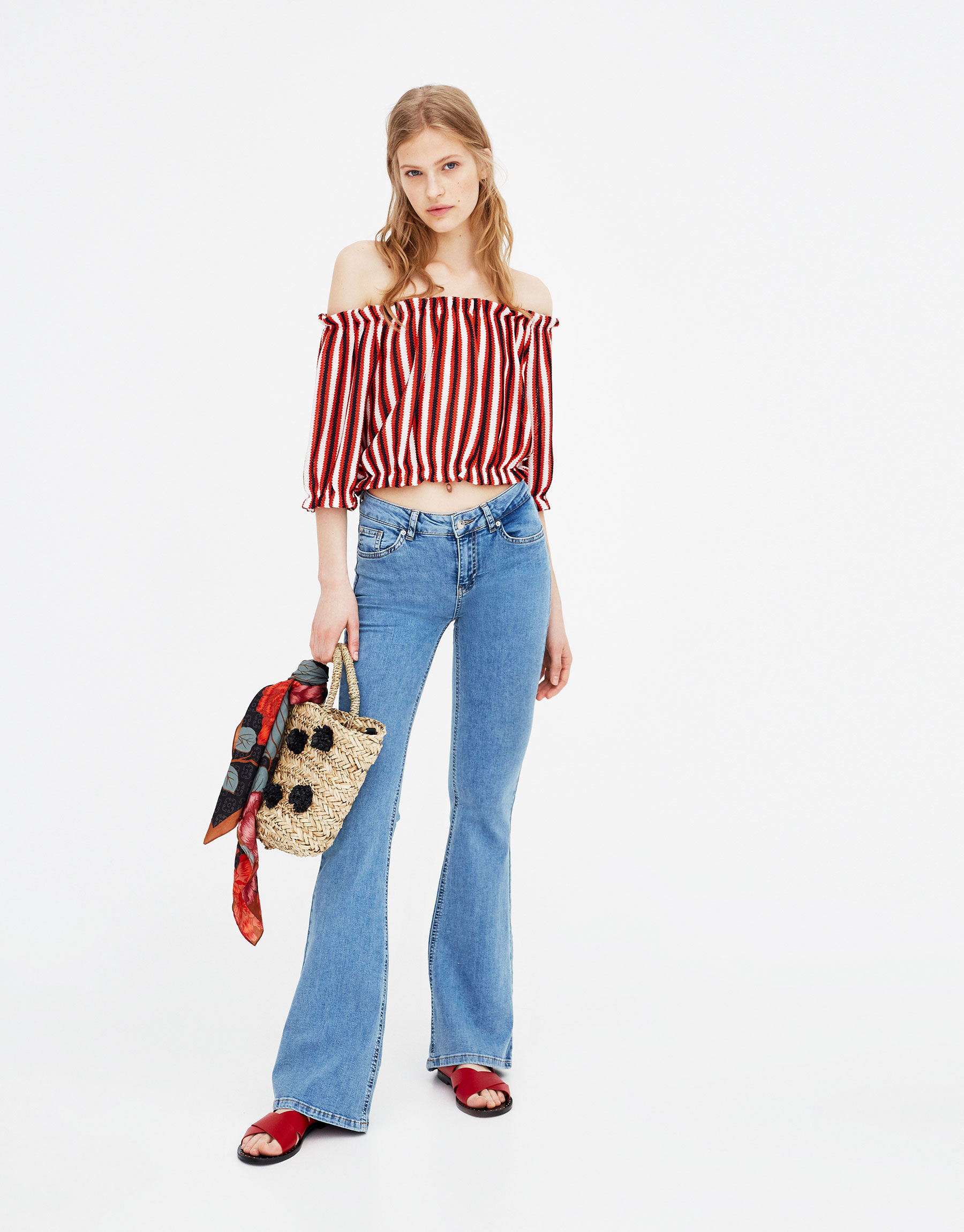 Jeans a zampa a vita alta Pull and Bear