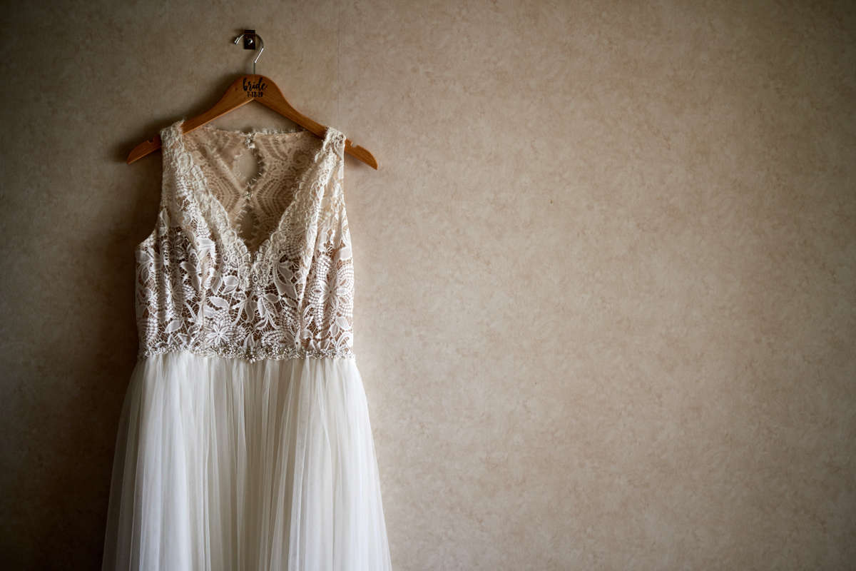 Lily Collins si sposa: un abito da sogno e una foresta da fiaba!