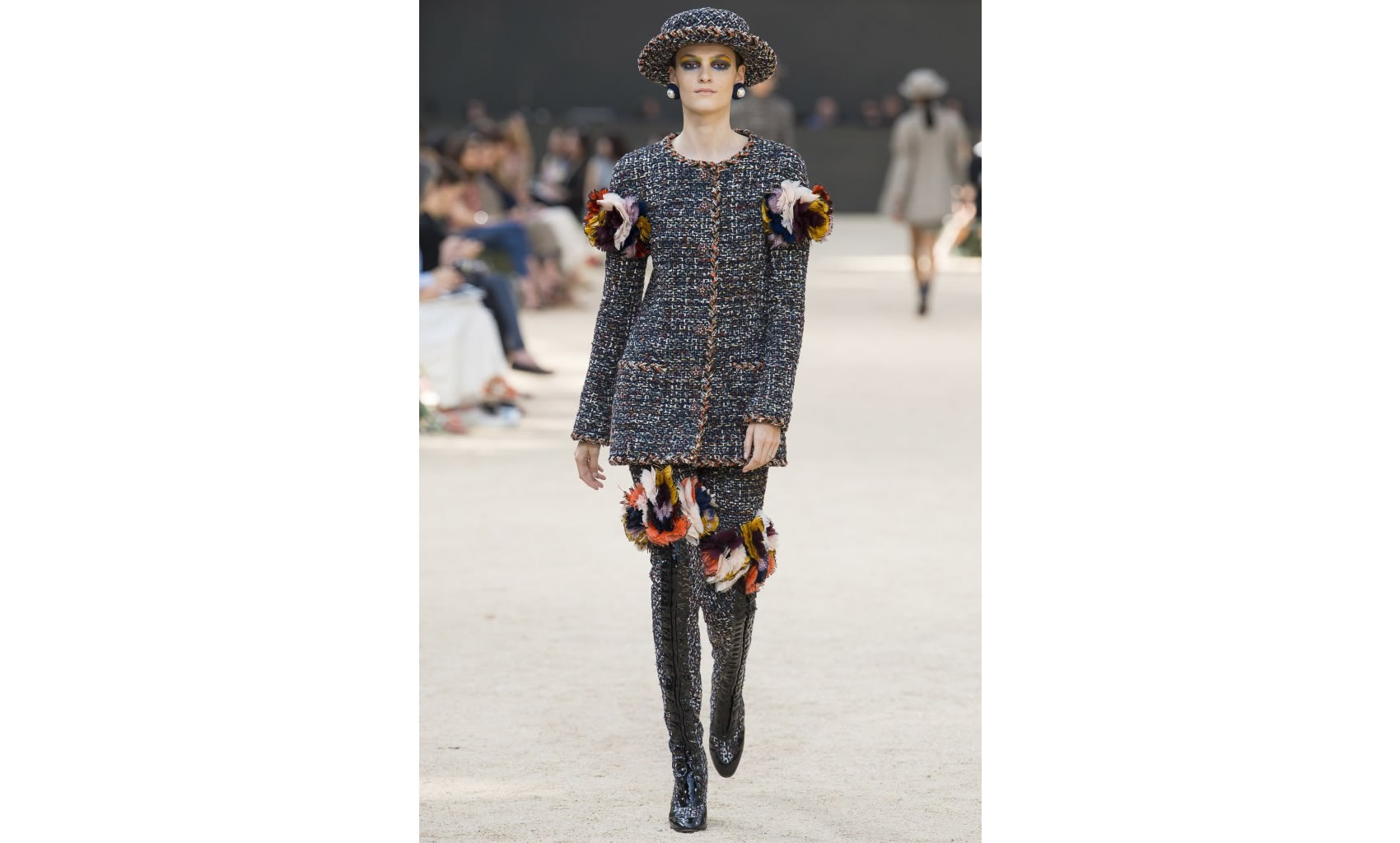 Look floreale Chanel