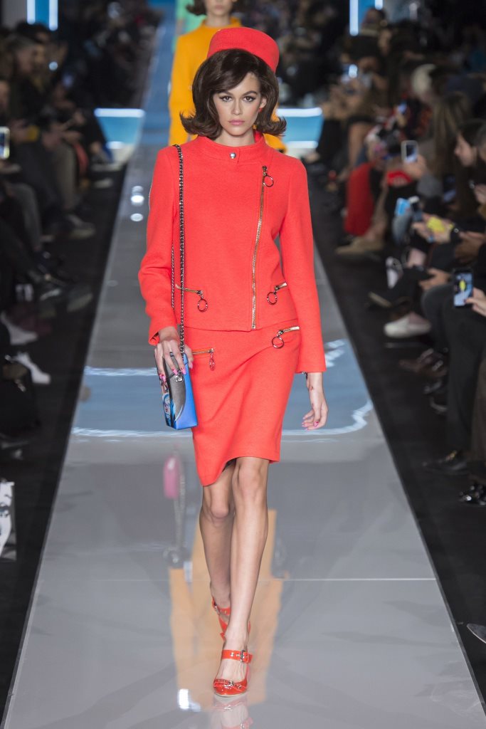 Moschino sfila con Jackie Kennedy e Marilyn Monroe alla Milano Fashion week [FOTO]