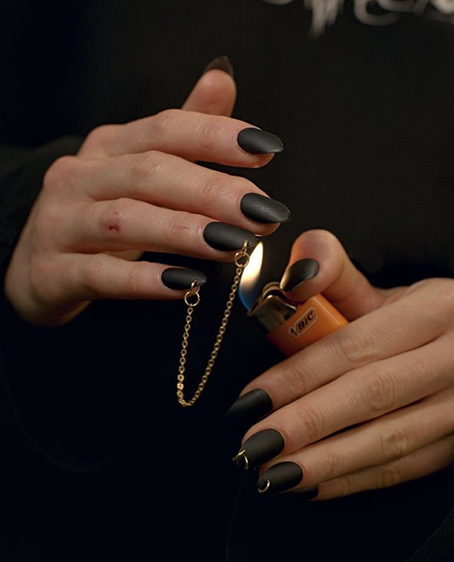 Nail piercing con catena lunga