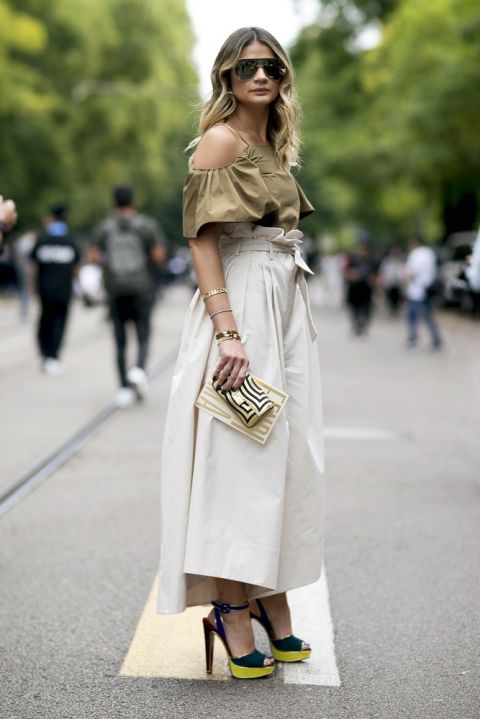 Pantaloni a palazzo corti look