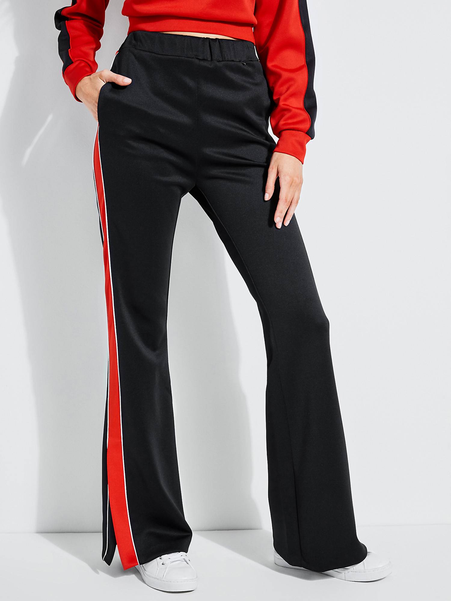 Pantaloni a zampa con fascia a 79,90 euro