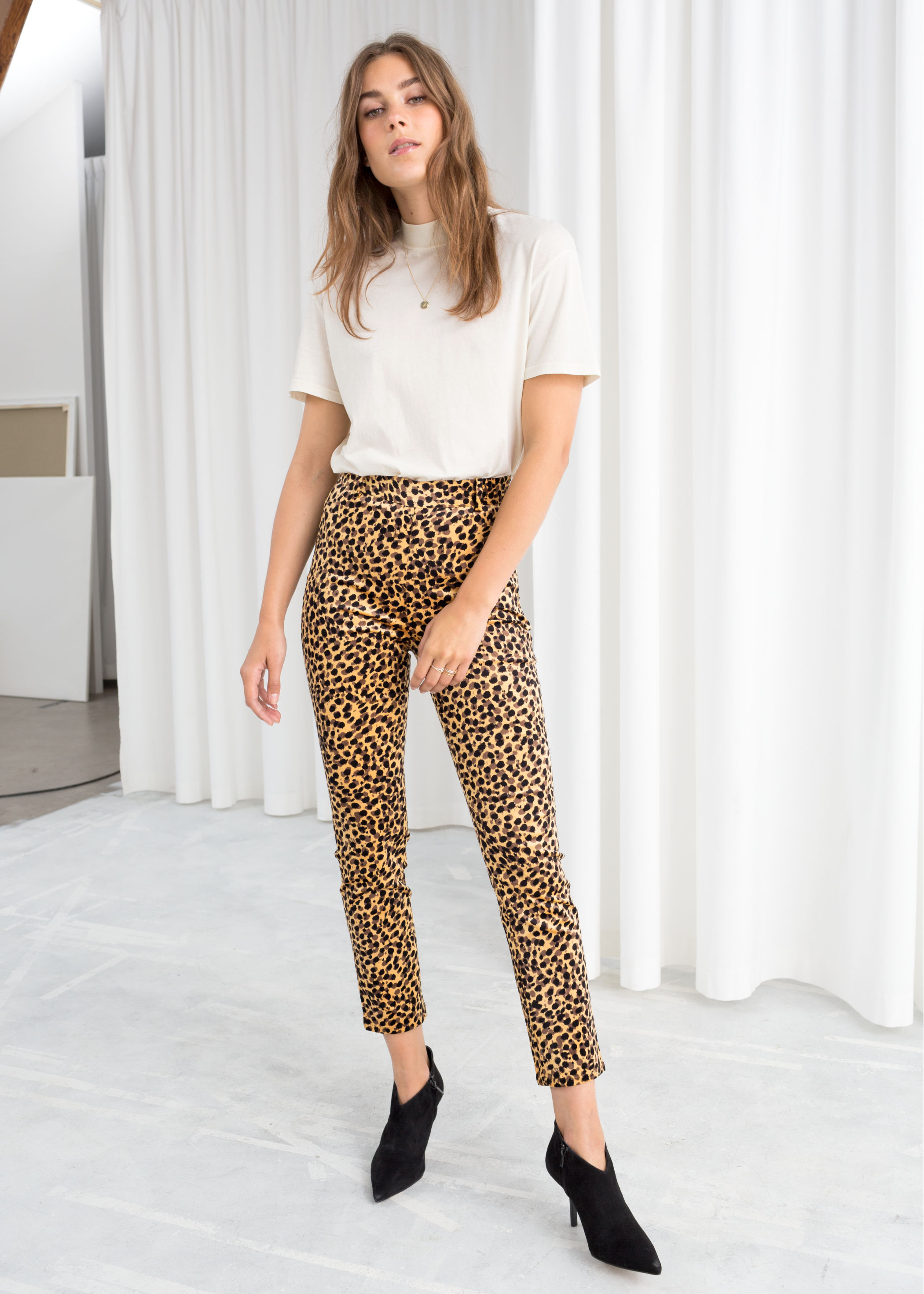 Pantaloni animalier And Other Stories a 79 euro