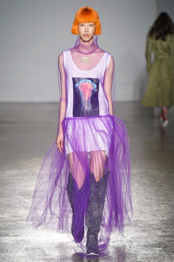 Pantone colore 2018 look