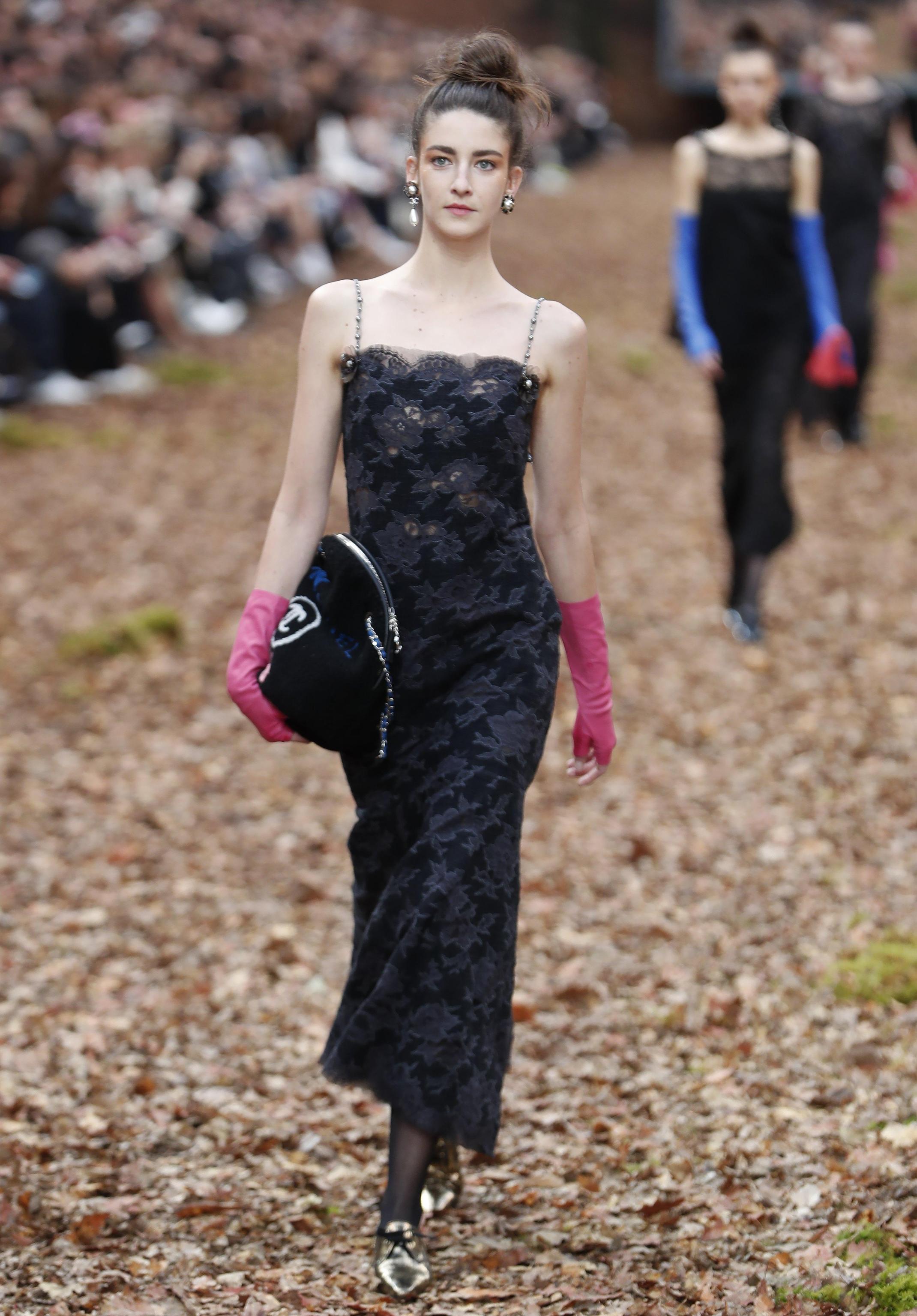 Chanel Runway Paris Fashion Week Ready to Wear F/W 2018/2019 