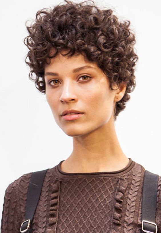 Permanente su capelli corti