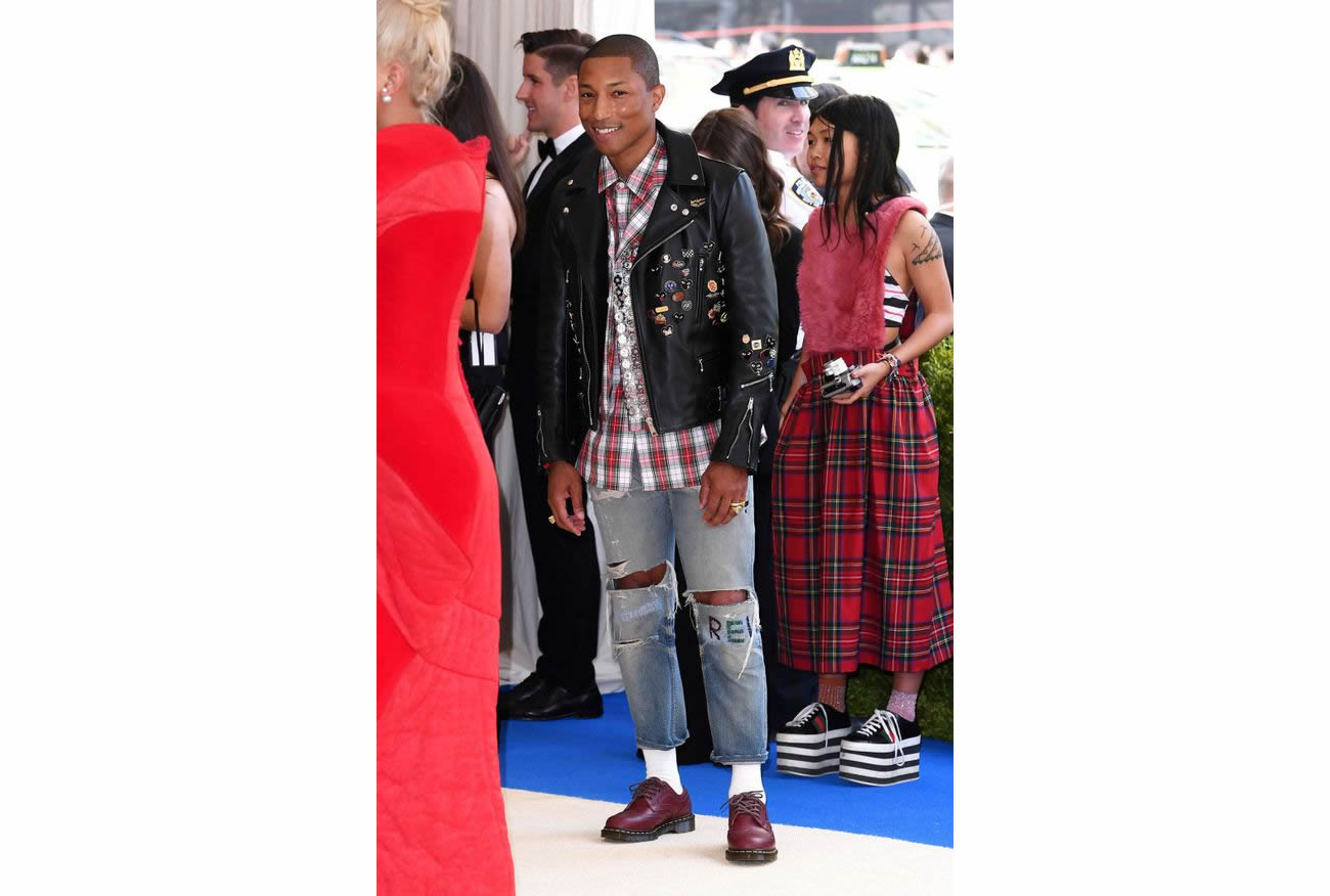 Pharrell Williams in jeans al Met Gala 2017