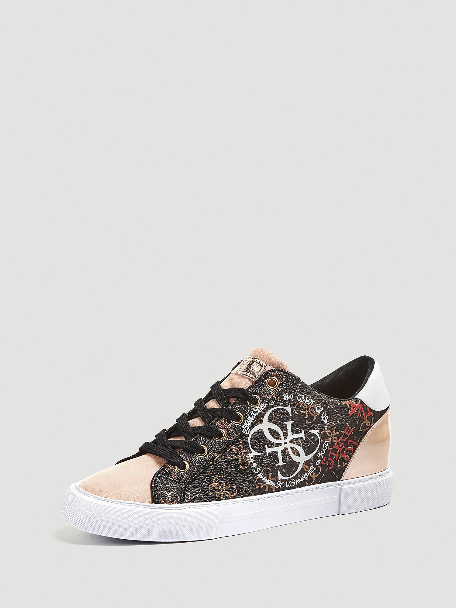 Sneakers Guess con stampa a 95 euro