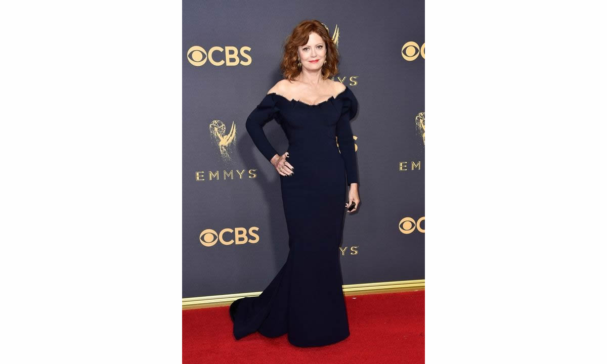 Emmy Awards 2017: i look delle star sul red carpet [FOTO]