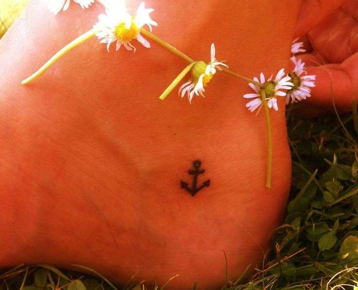 Tatuaggi femminili piede