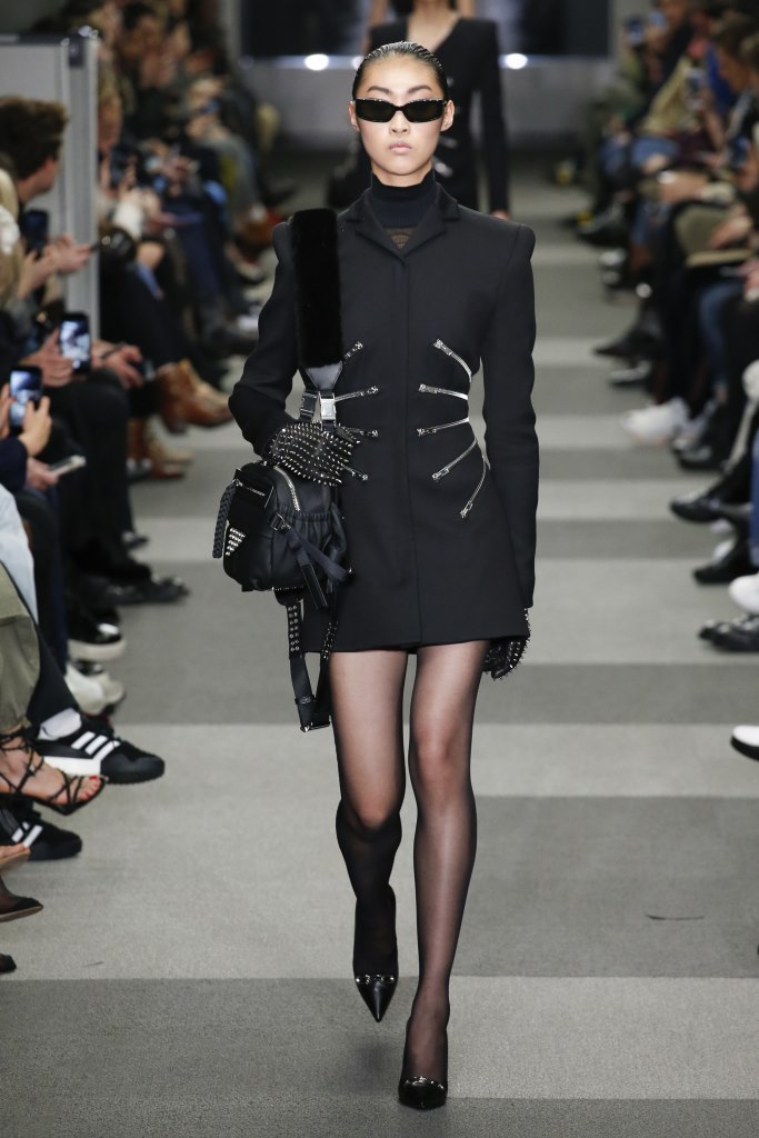 I blazer dress che conquistano le fashion girls questo inverno [FOTO]