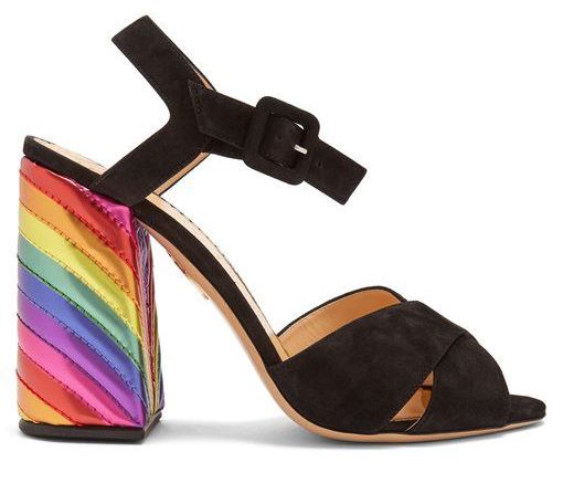 Tendenza moda arcobaleno 2018  sandali