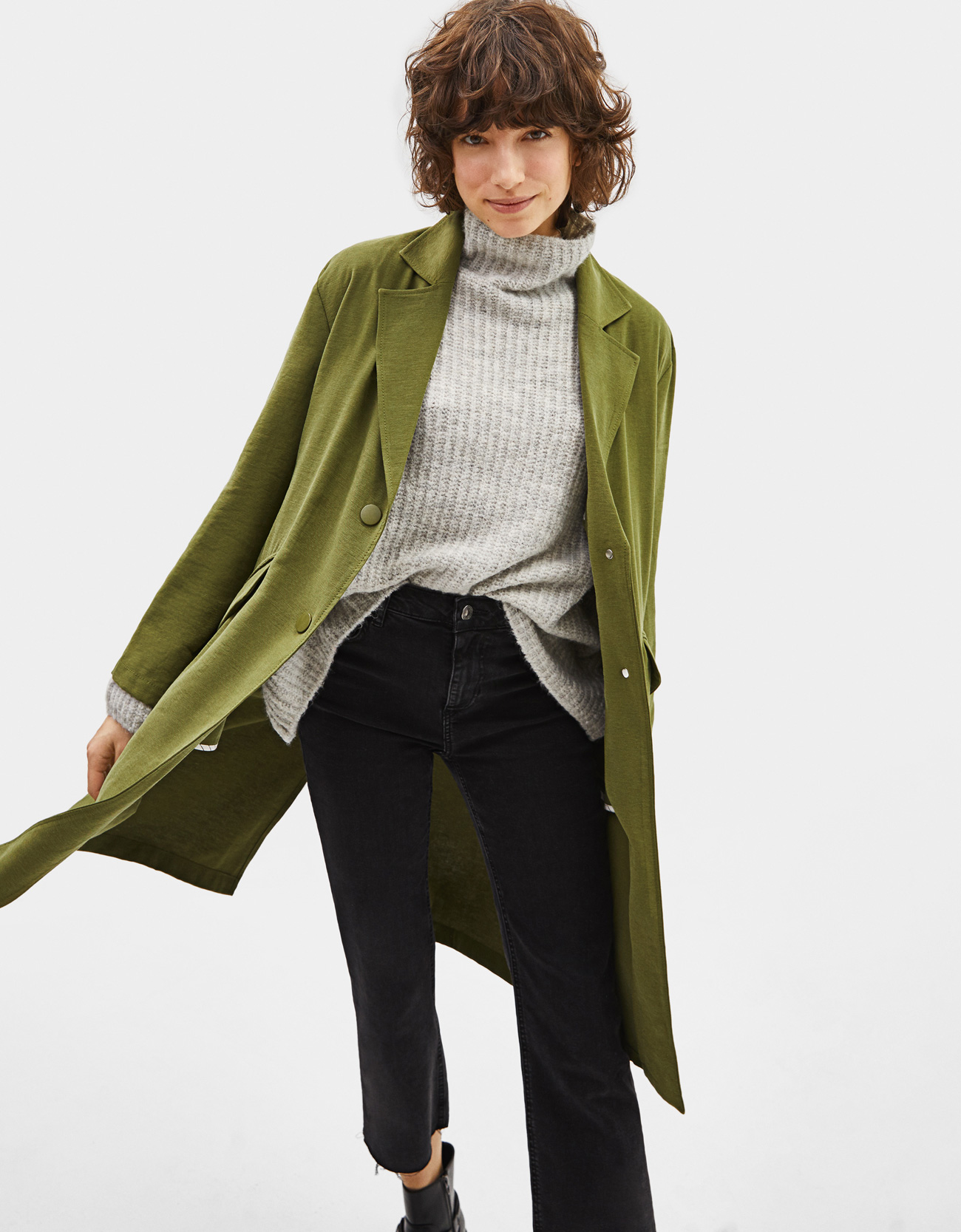 Bershka Primavera 2019 tinte forti e mood anni 90 per la nuova collezione