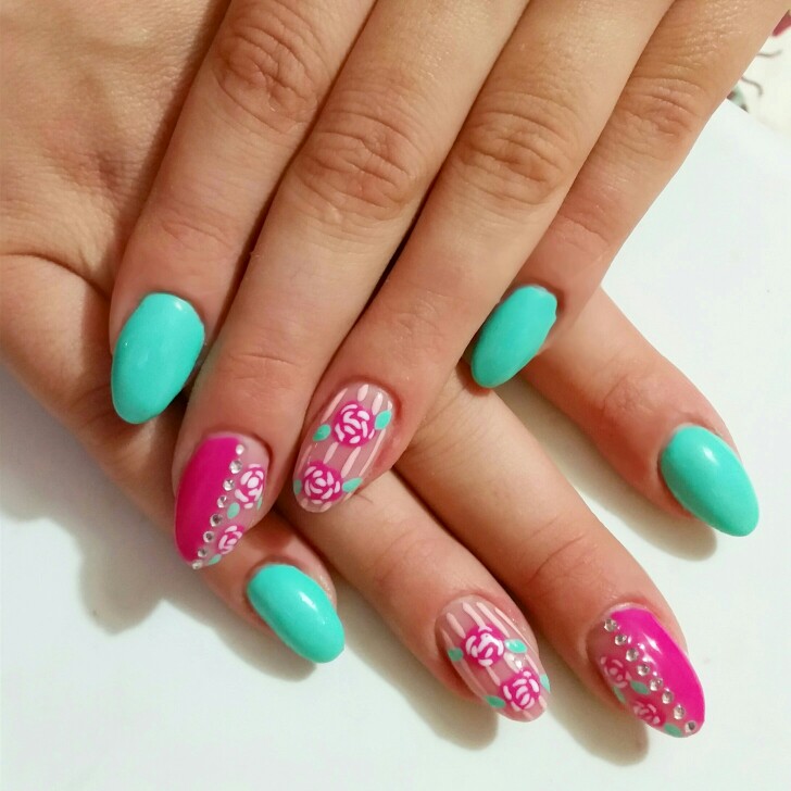 Unghie fluo nail art rosa