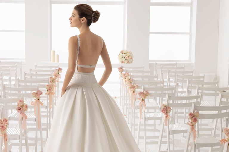 Abiti da sposa con schiena scoperta 2018: i modelli da sogno [FOTO]