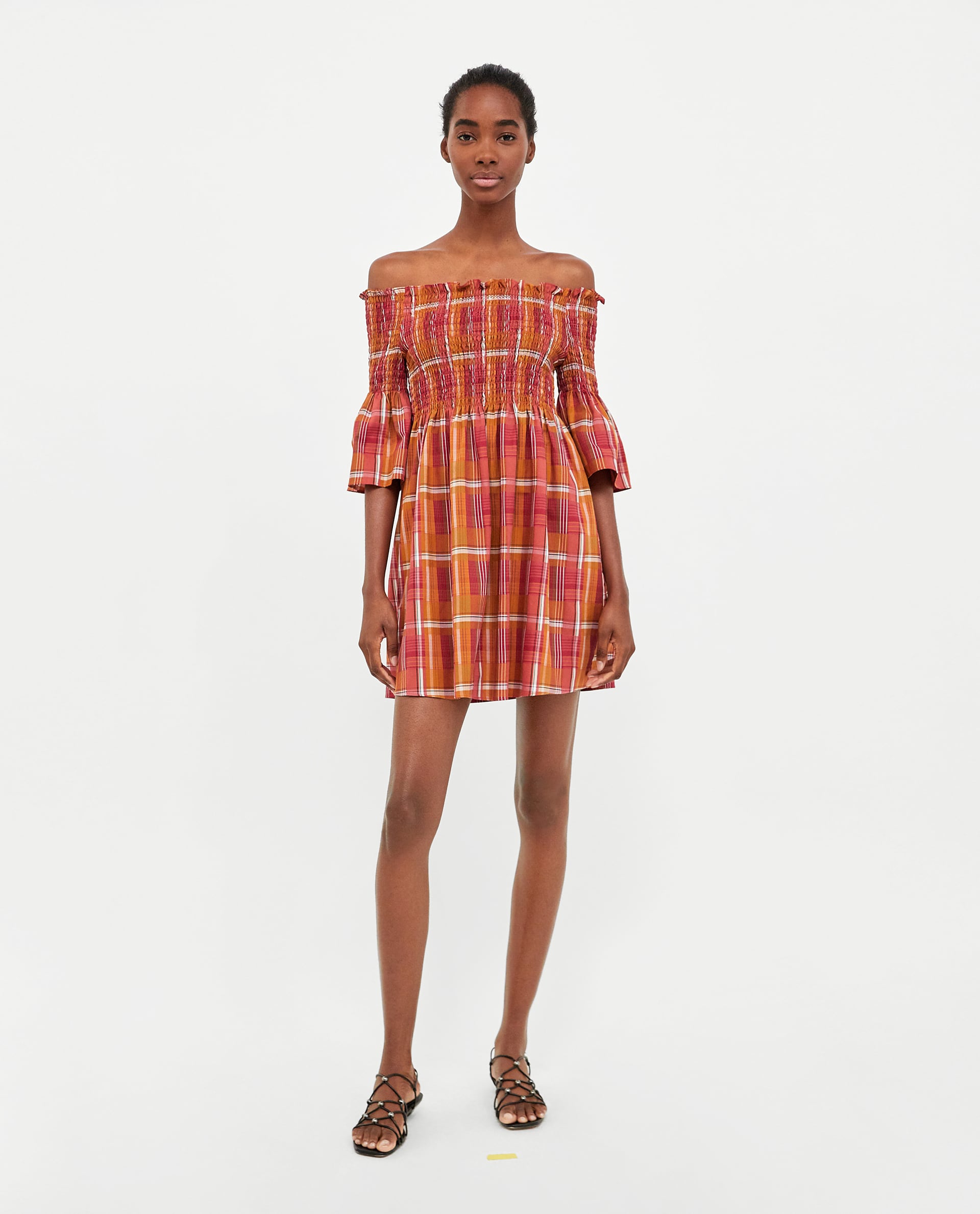 Vestito con scollo Bardot Zara da 39,95 EUR a 25,99 EUR