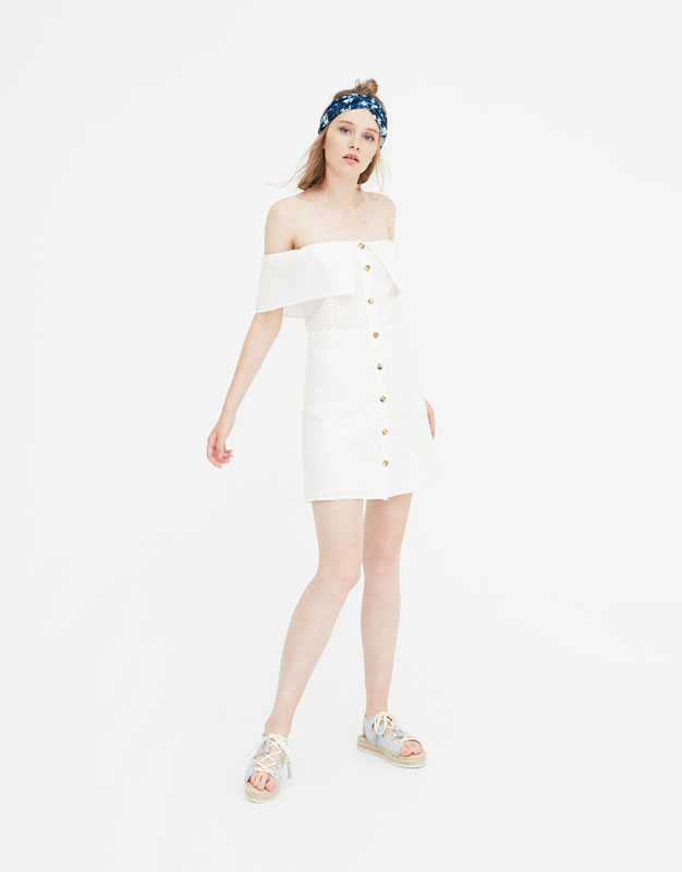 Vestito corto con bottoni Pull and Bear