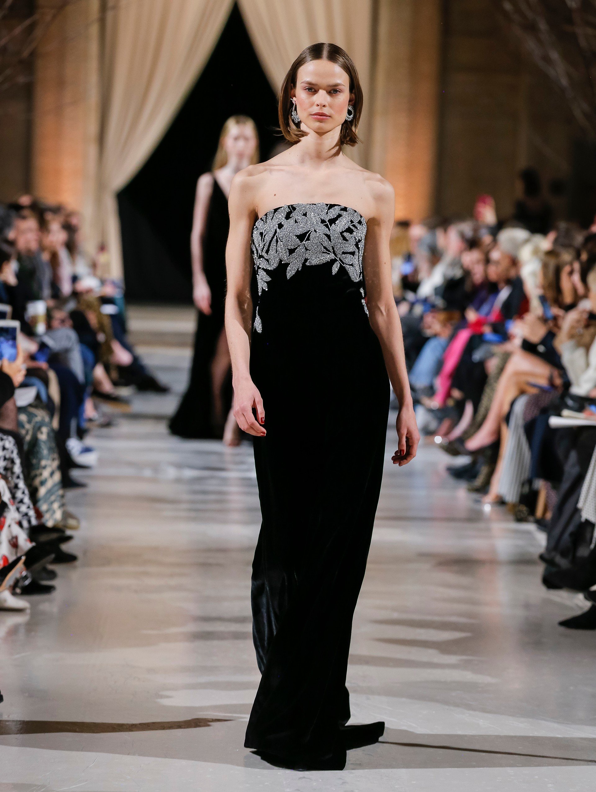 Vestito da cerimonia nero in velluto Oscar De La Renta