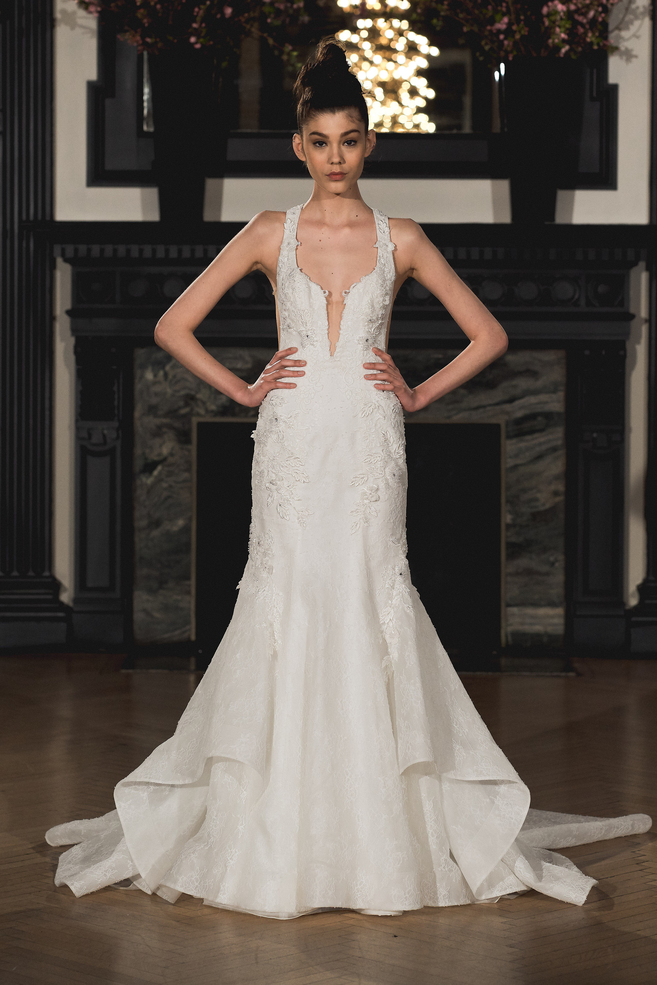 Vestito da sposa a sirena Ines Di Santo con strascico collezione 2019