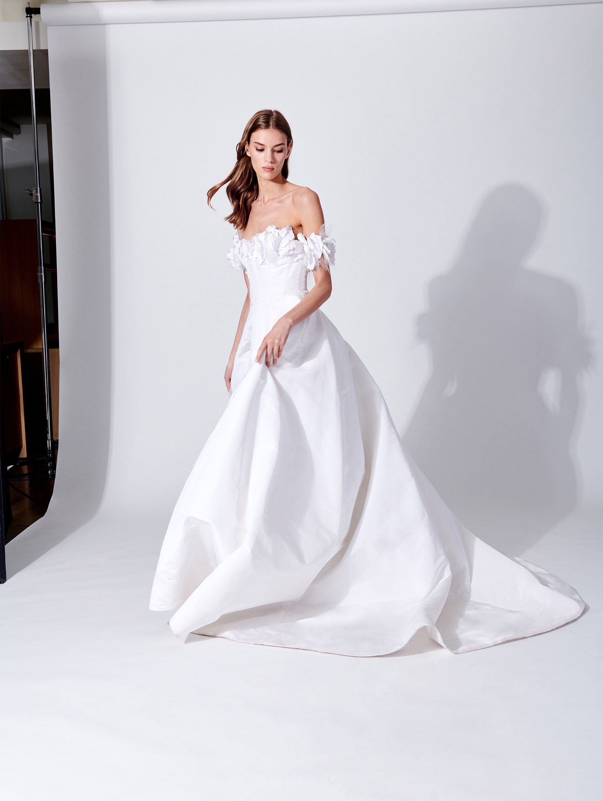 Il romanticismo moderno della nuova collezione di abiti da sposa Oscar De La Renta 2019 [FOTO]