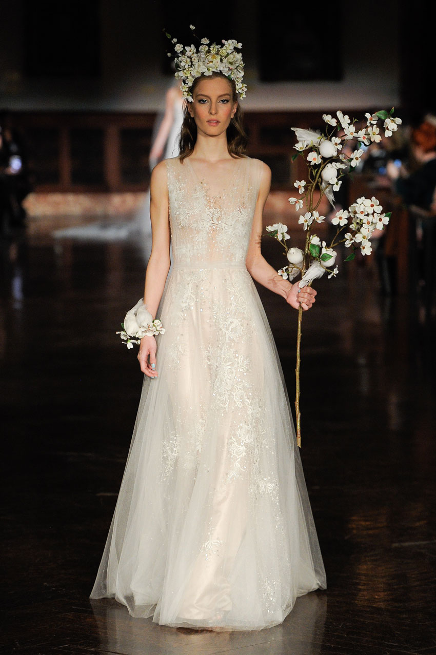Vestito da sposa tattoo in pizzo Reem Acra 2019