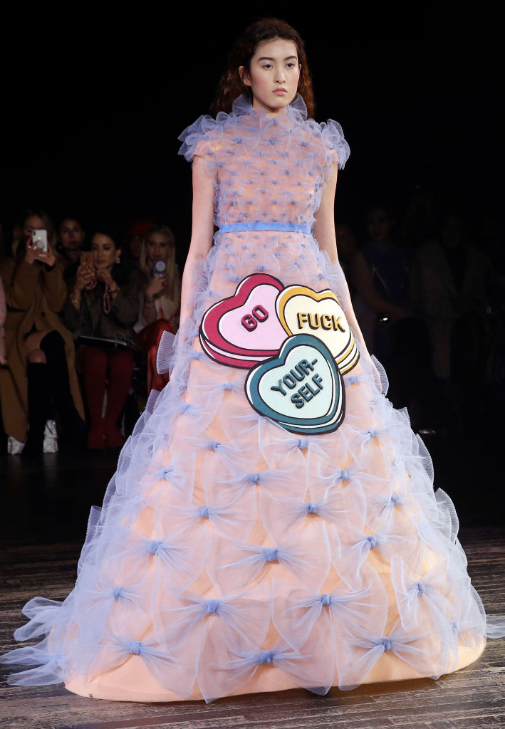Viktor & Rolf : abito in tulle dissacrante