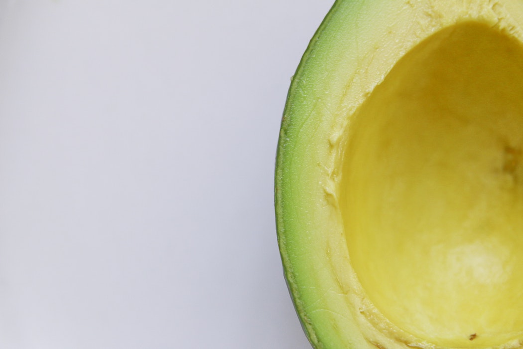 avocado rimedi pelle secca viso corpo